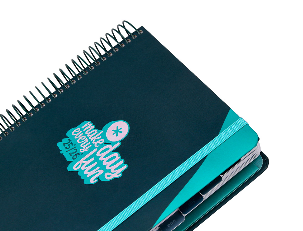 AGENDA ESCOLAR ANTARTIK 25-26 ESPIRAL FUN DAY AZUL OSCURO DIA PAGINA A5 BILINGÜE PAPEL FSC 80 GR